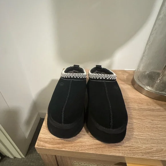 UGG Tazz Platform Mule Women's Black Slippers (LIKE NEW) - Picture 2 of 4